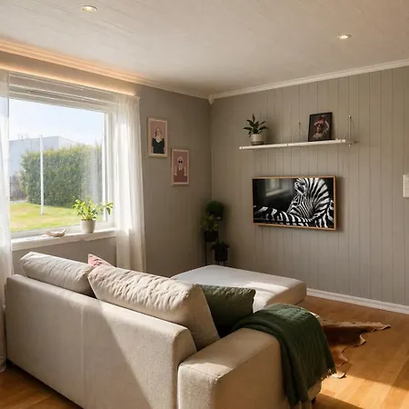 Διαμέρισμα Modern & Cozy In Quiet Area, Free Parking