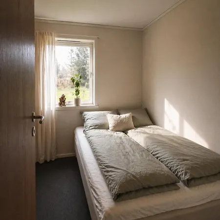 Modern & Cozy In Quiet Area, Free Parking Spangereid