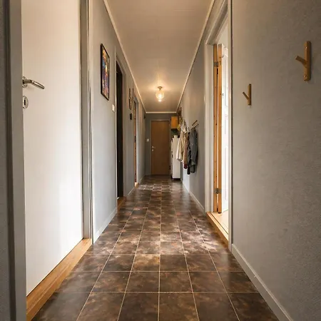 Modern & Cozy In Quiet Area, Free Parking Διαμέρισμα *